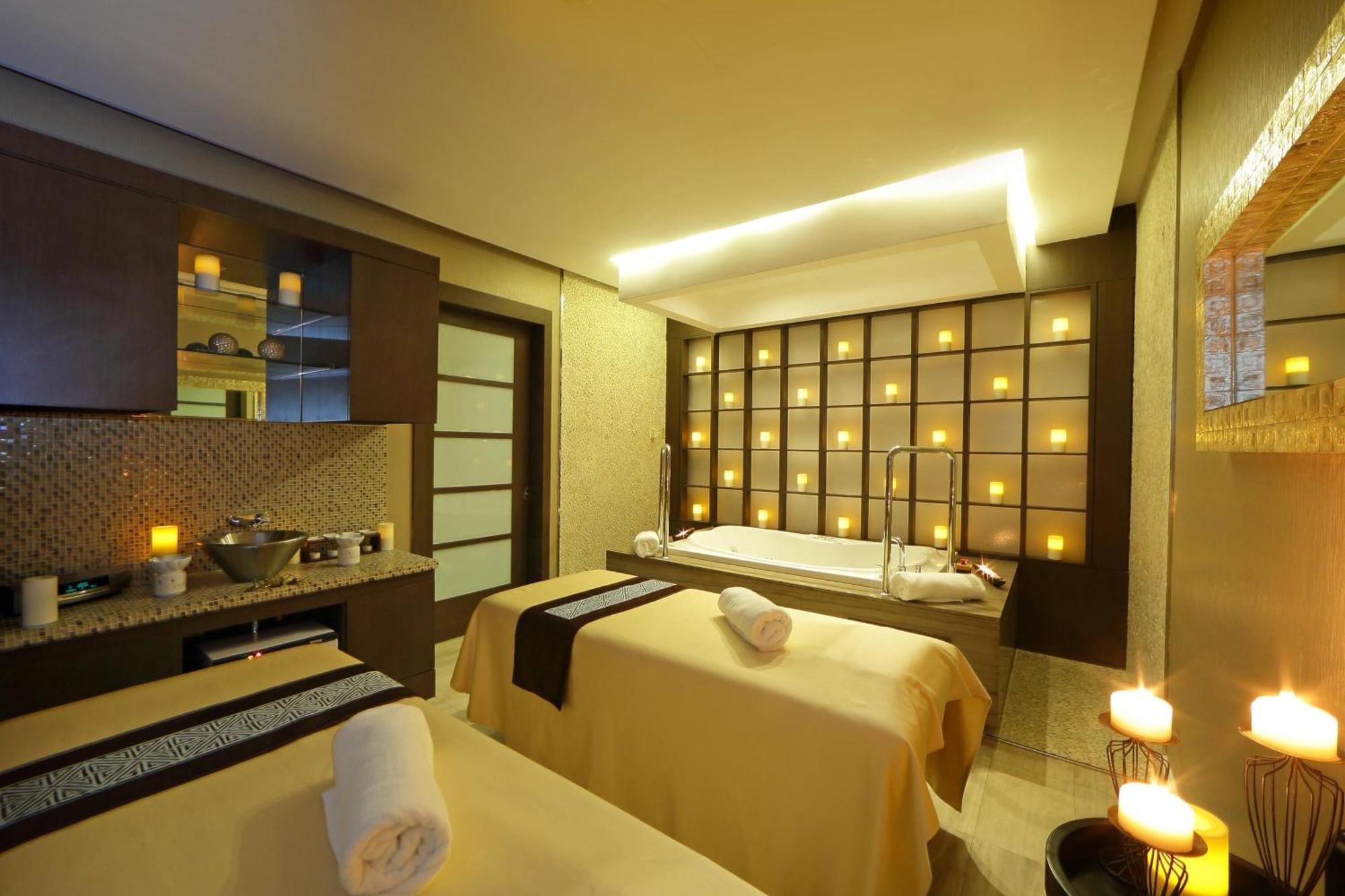 Sheraton Grand Panama מראה חיצוני תמונה A spa treatment room